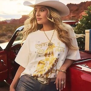 Wrangler White and Gold Short Sleeve Tee